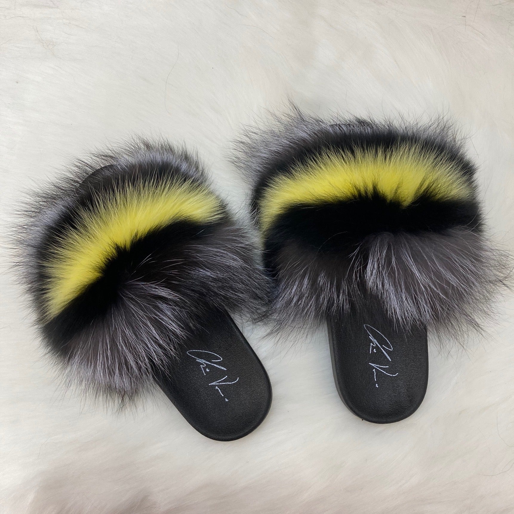 Yellow fox fur fashion slides